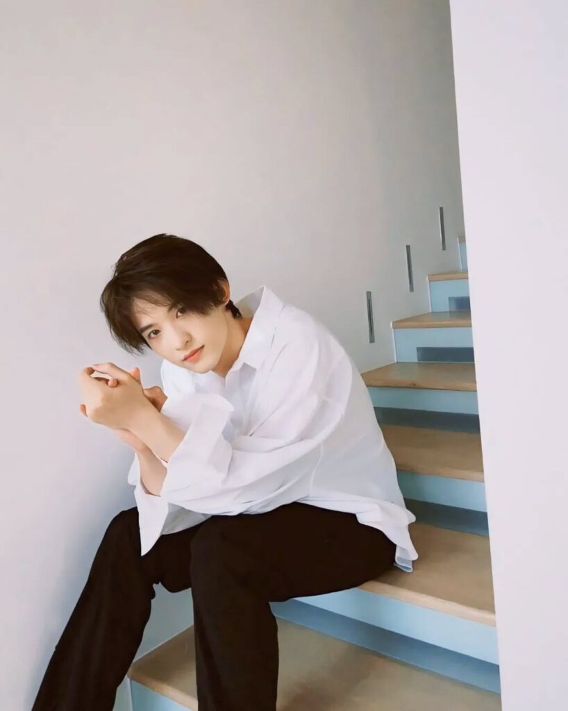 Chang Huasen As Chong Zhao / Mo Li